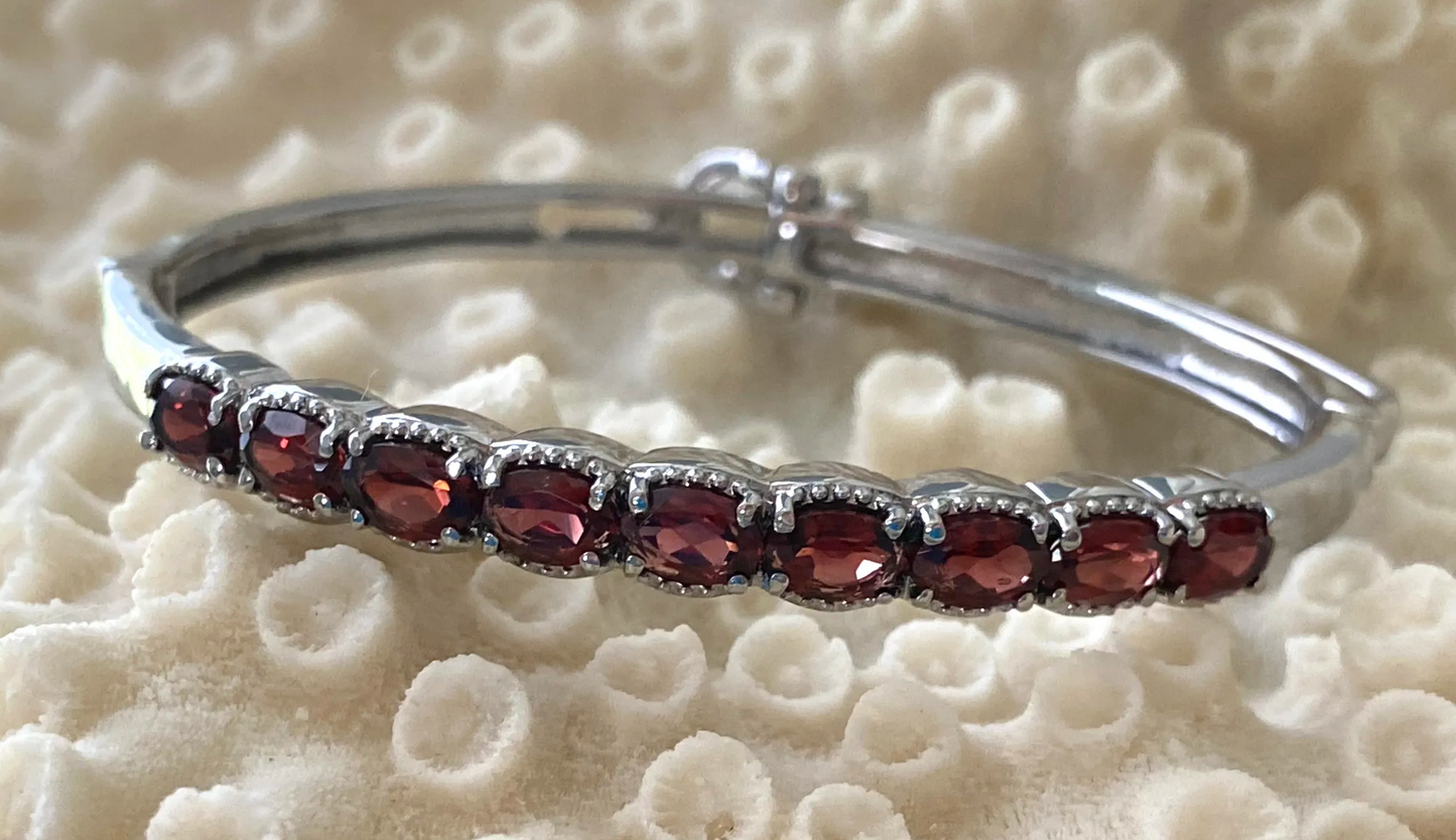 Mozambique Garnet Bangle