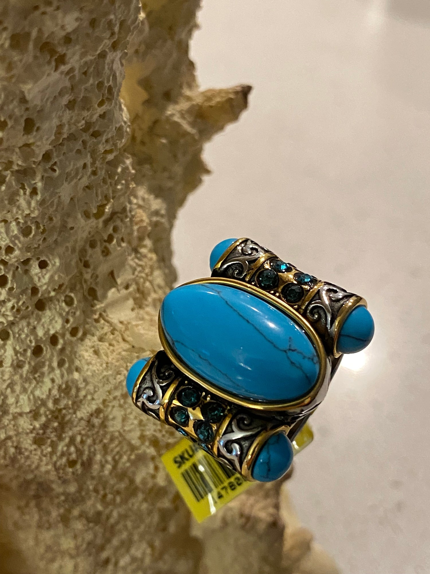 Howlite