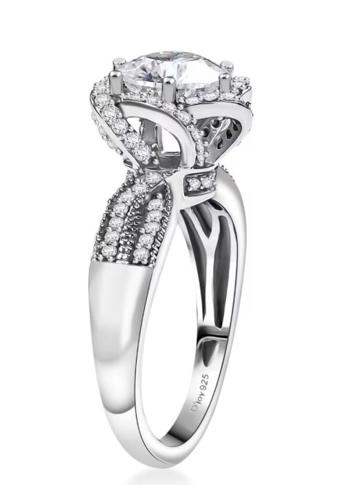 Moissanite Engagement Ring Crisantamo Cut