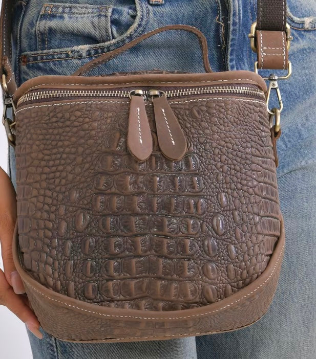 Italy Retro Crocodile Embossed Genuine Leather Handbag