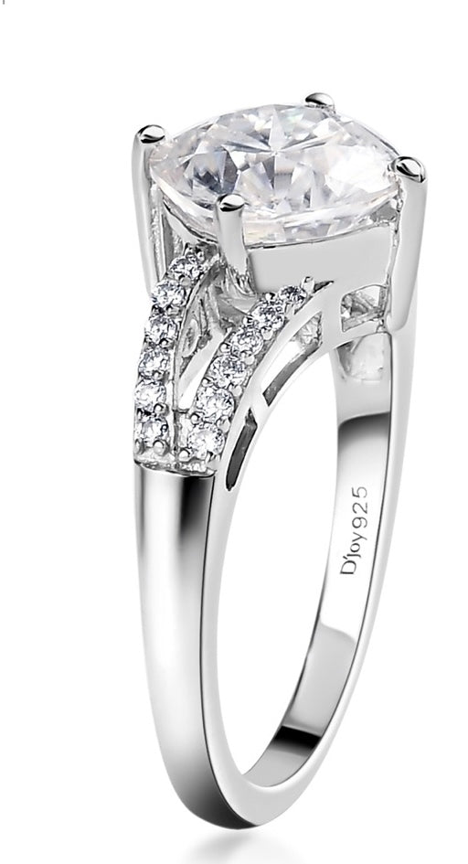 Heart & Arrow Cut Cushion Cut Moissanite Ring