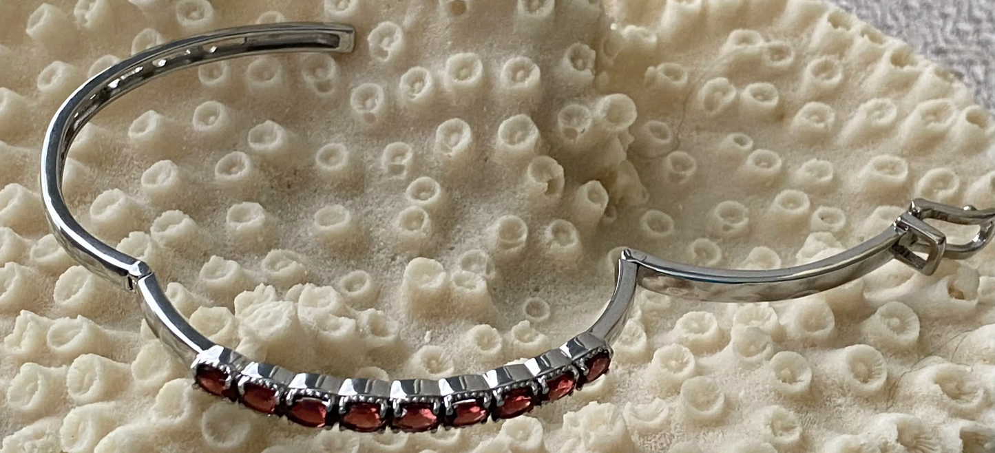 Mozambique Garnet Bangle